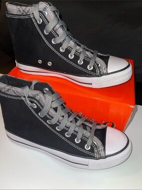 Black Chucks Style High Tops Size 7 by Collection O — New In Box 🗃️